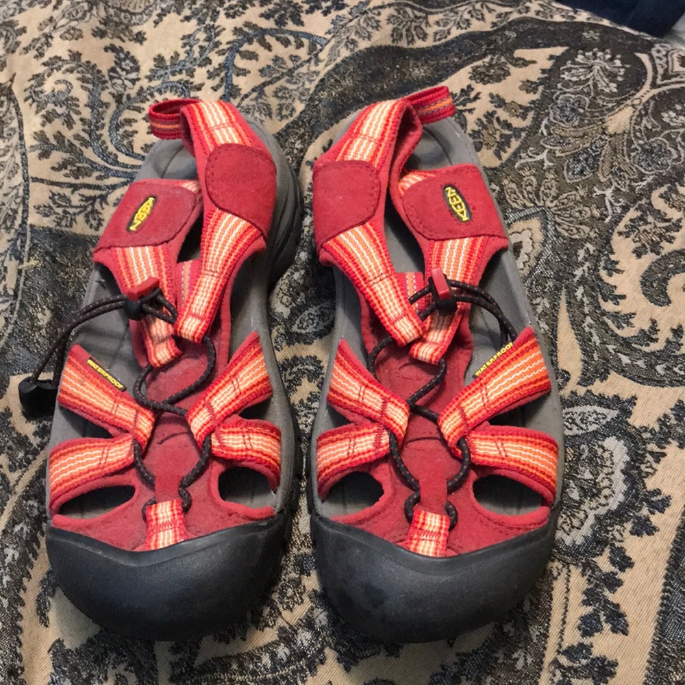 Women’s sandals